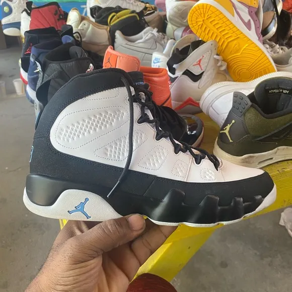 Black and White Sneakers Retro 9 Nike Air Jordan