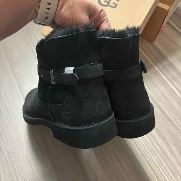 Black Elisa Ugg Boots
