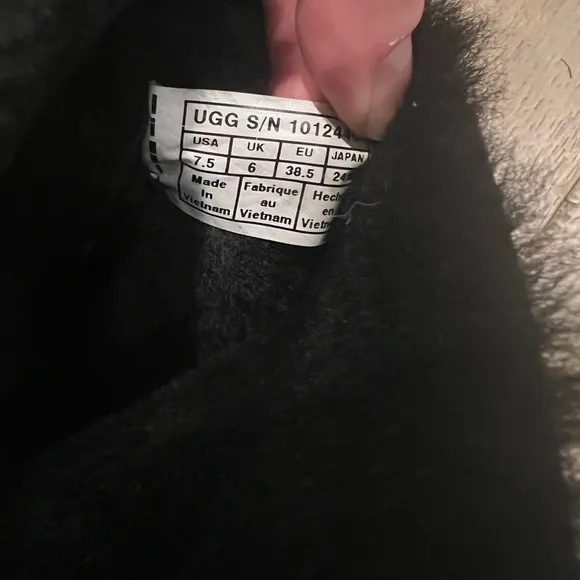 Black Leather UGG Boots with Angle Zipper and Black Shearling Lining size 7.5