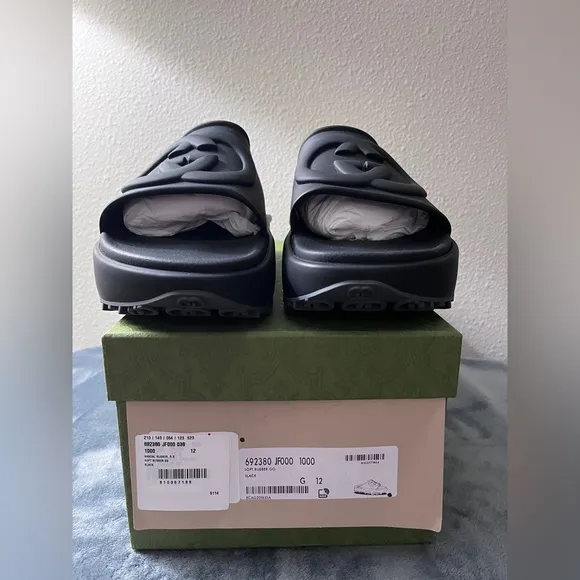 Brand New Men’s Gucci Rubber Platform Black Sandals Size 12 (US size 12.5)