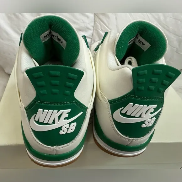 Brand new Never worn Retro White‎ and Green Sneakers