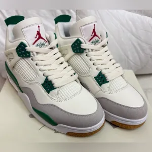 Brand new Never worn Retro White‎ and Green Sneakers