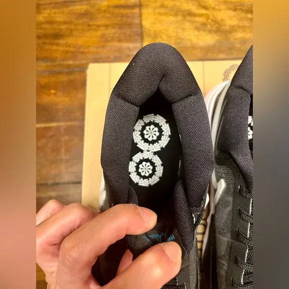 Brand new Nike Kyrie 8 Orca (PS) Size 2.5Y