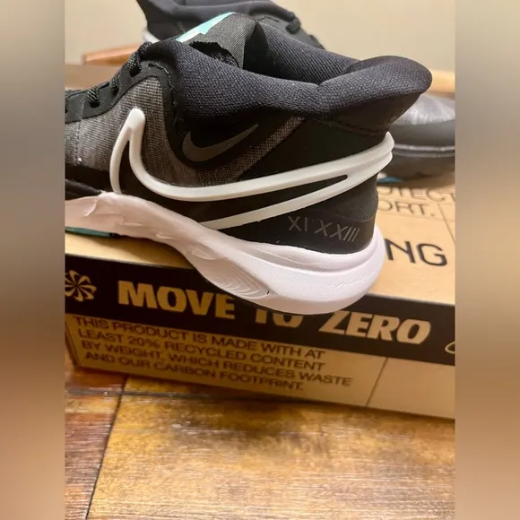 Brand new Nike Kyrie 8 Orca (PS) Size 2.5Y