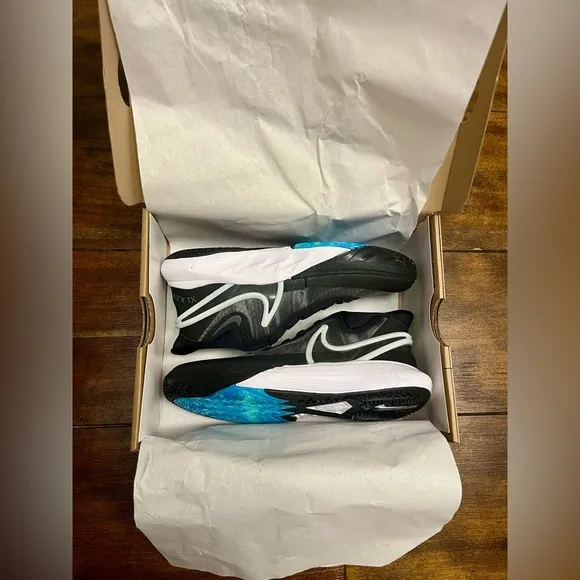 Brand new Nike Kyrie 8 Orca (PS) Size 2.5Y