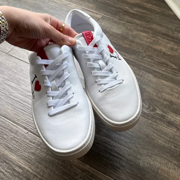 Brand new Ralph Lauren Polo white leather I love polo Sneakers with Heart 7.5