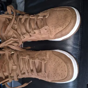 Brown Suede High-Top Sneakers with Retro Design