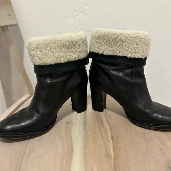 Burberry Black Leather Shearling Zip Ankle Boots Women's Size 38.5 Or 8.5