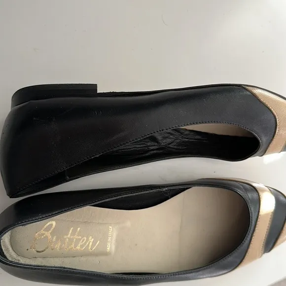 Butter Italian-made black and beige leather pointy toe flats size 9.5