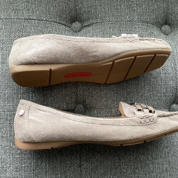 Calvin Klein &quot;Ricki&quot; Women's Square Toe Flats, size 8.5