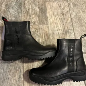 Canada snow leather boots for women’s, NWT