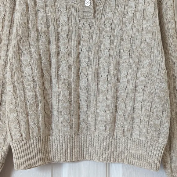 Carriage Court 90's Vintage Preppy Cable Knit Collared Henley Sweater Beige S