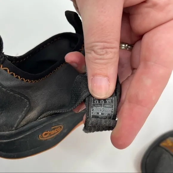 CHACO Kids Vitim Ecotread Orange &amp; Black water shoe sandals size: 13