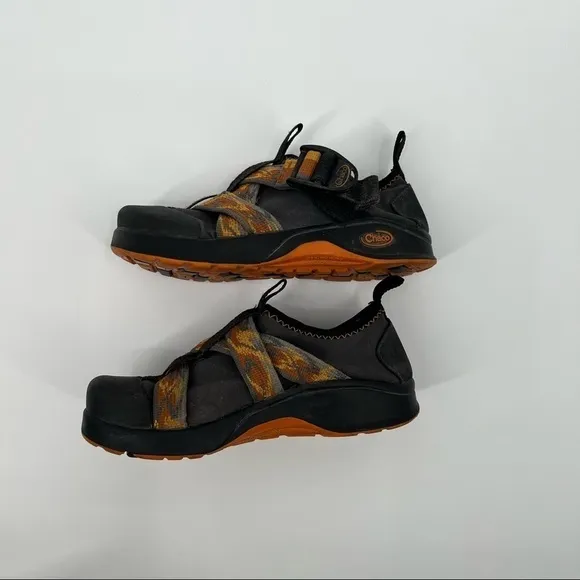 CHACO Kids Vitim Ecotread Orange &amp; Black water shoe sandals size: 13