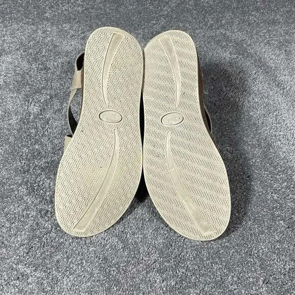 Chaco Womens Wayfarer Sandal Sz 9 Beige Tan Leather Strappy Outdoor Travel Shoe