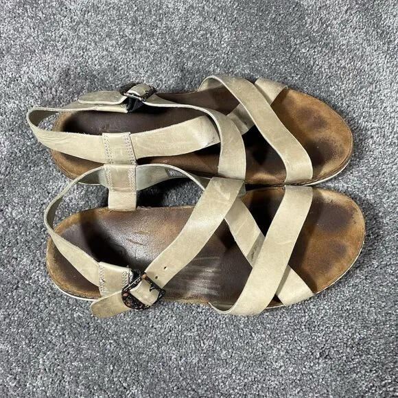 Chaco Womens Wayfarer Sandal Sz 9 Beige Tan Leather Strappy Outdoor Travel Shoe