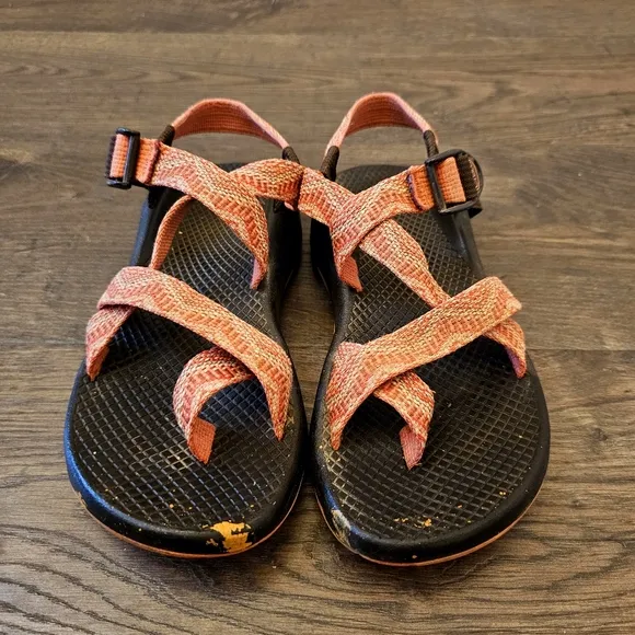 Chaco Z/2 Yampa sport sandals in an orange and brown color scheme sz 6
