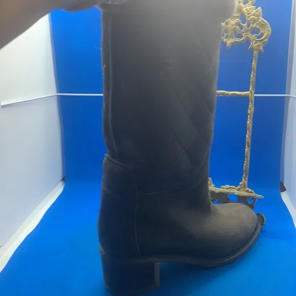 CHANEL Grey with soft furry interior warm boots FLAT 35 rubber rugged heeled