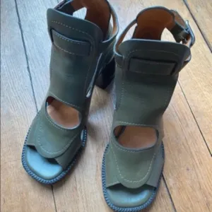 Chloe Green Heeled Sandals with Architectural Design