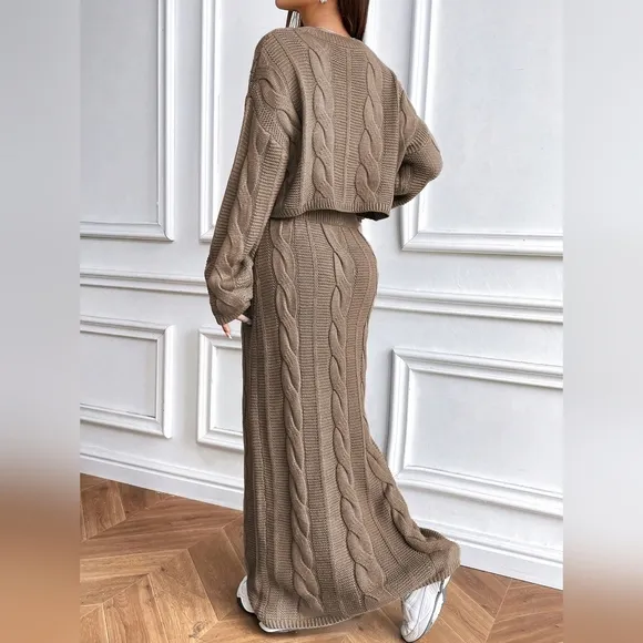 Chunky Cable Knit Crew Neck Loose Cropped Sweater   Cable Knit Maxi