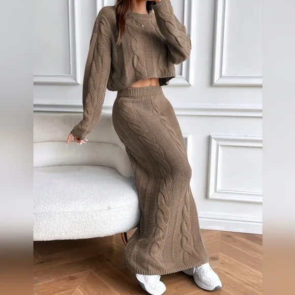 Chunky Cable Knit Crew Neck Loose Cropped Sweater   Cable Knit Maxi