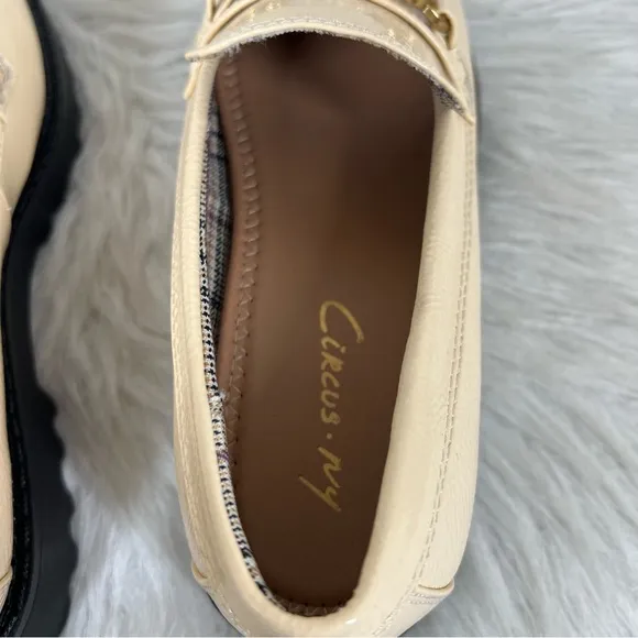 Circus NY Sam Edelman Deana Lug Sole Loafers Modern Ivory Patent Size 8.5M