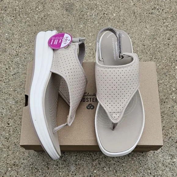 Clarks cloudsteppers cushion sandals women's size 9