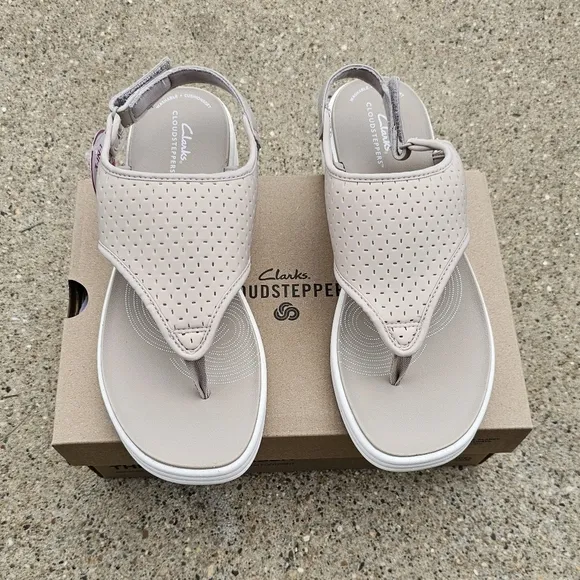Clarks cloudsteppers cushion sandals women's size 9