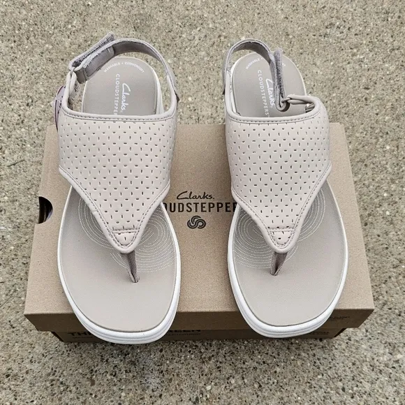 Clarks cloudsteppers cushion sandals women's size 9