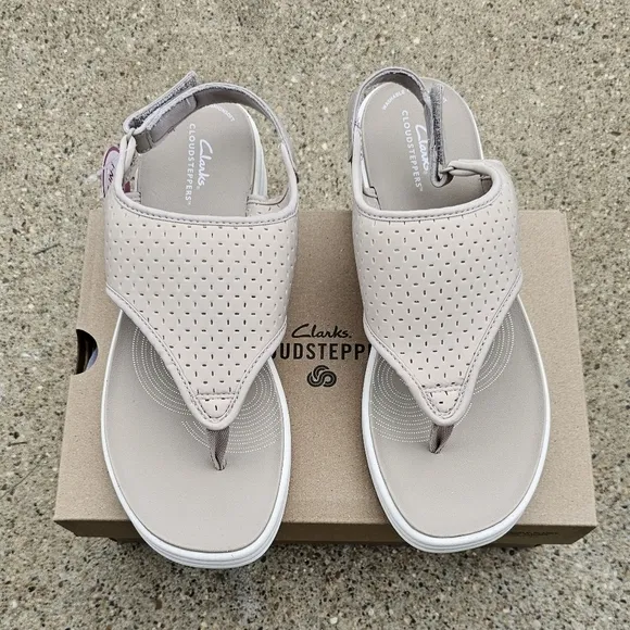 Clarks cloudsteppers cushion sandals women's size 9