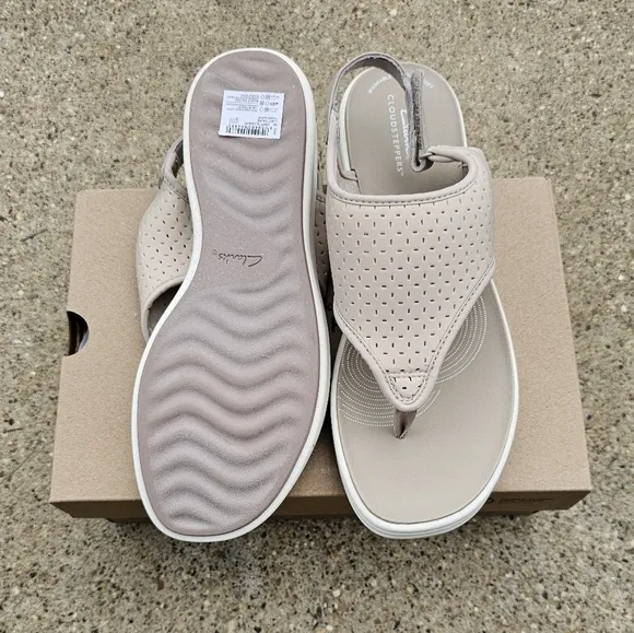 Clarks cloudsteppers cushion sandals women's size 9