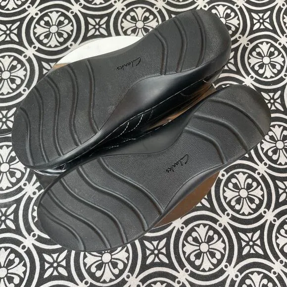 Clarks  Cora Meadow black leather slip on loafer 5M NWOB