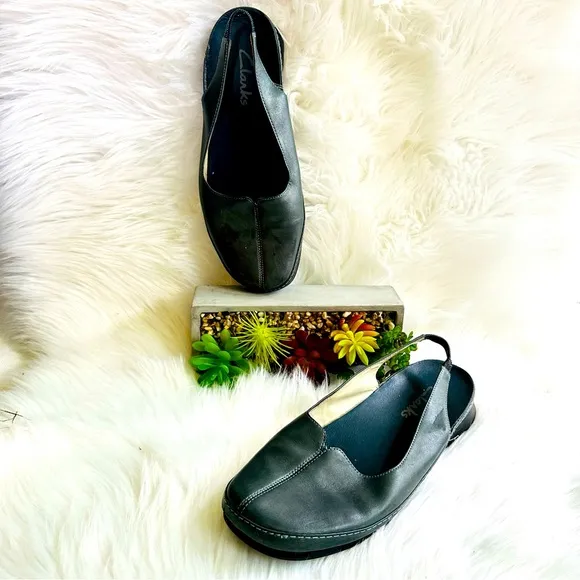 Clarks Leanne Closed Toe Dark Blur Slingback Slip On Leather Flats, 8.5