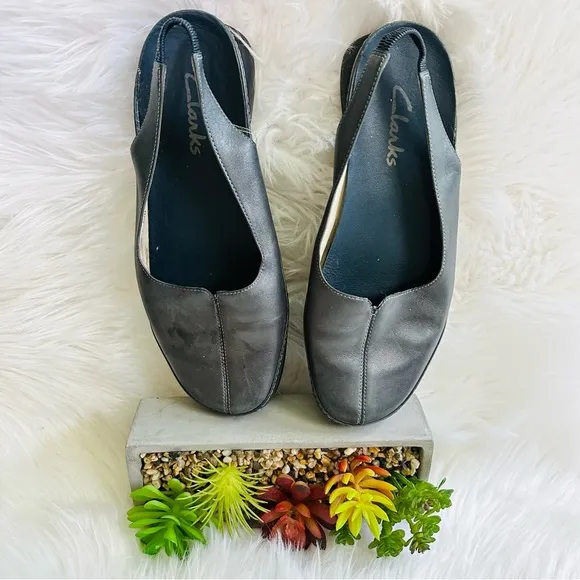 Clarks Leanne Closed Toe Dark Blur Slingback Slip On Leather Flats, 8.5