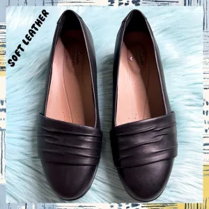CLARKS SOFT LEATHER Black Unstructured Cushion Sole Loafers Womens 6.5