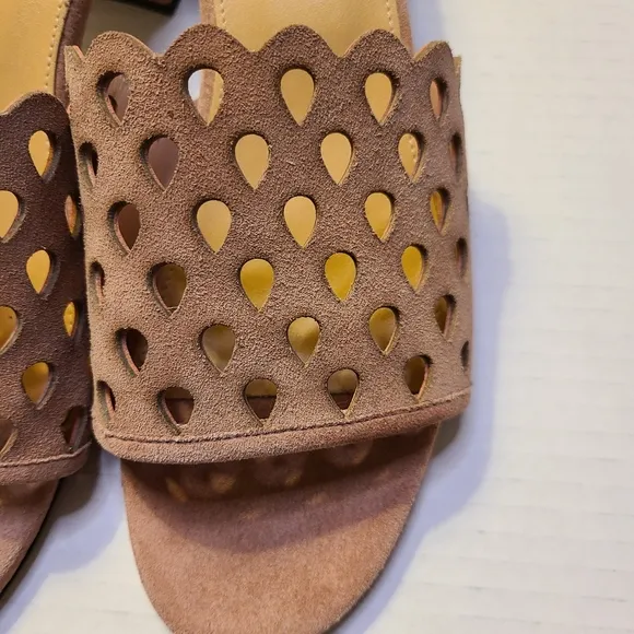 Coach and Four Size 8 Pink Genuine Suede Block Heel Slip-on Sandals Boho Hippie