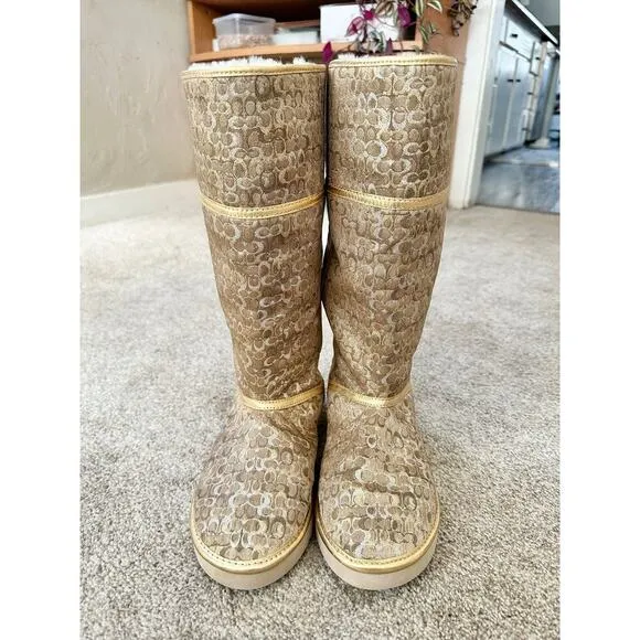 Coach Nikole Gold Signature Logo High Boots Shearling Foldover Size 8 Women