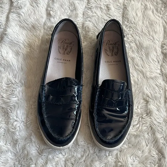 Cole Haan Navy Blue Patent Leather Loafers Pinch Maine Classics Womans Size 7.5