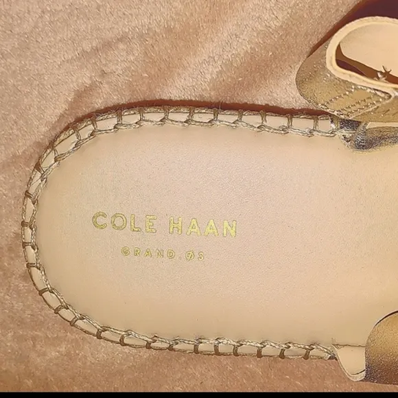 👣Cole Haan👣 Soft Gold Metallic  Cloudfeel Leather footwear