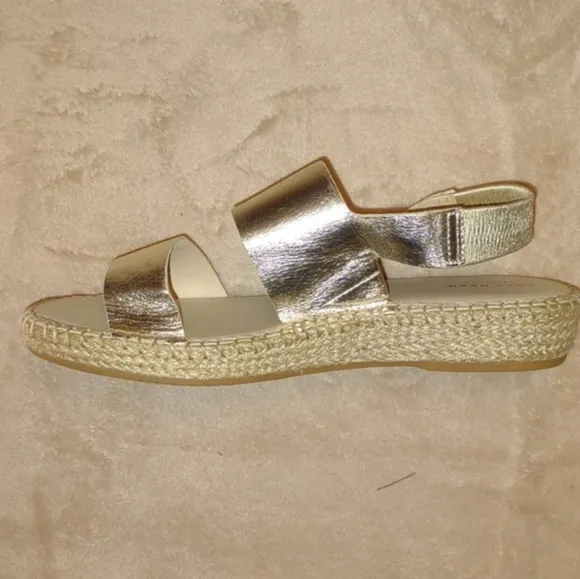 👣Cole Haan👣 Soft Gold Metallic  Cloudfeel Leather footwear