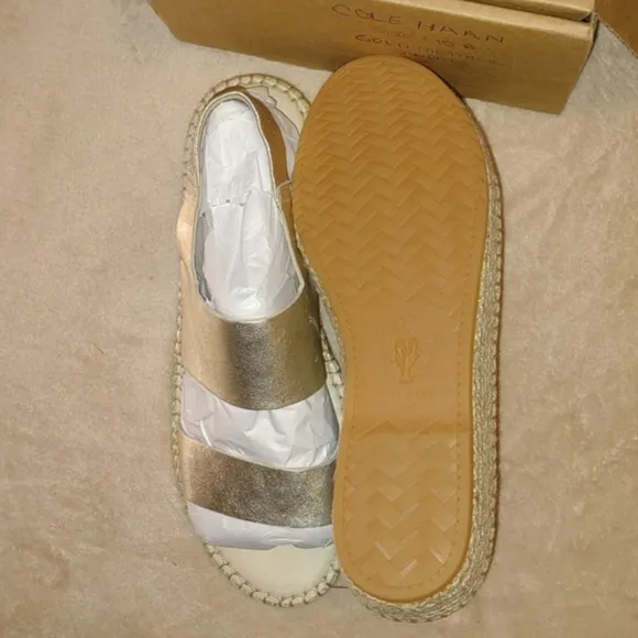 👣Cole Haan👣 Soft Gold Metallic  Cloudfeel Leather footwear