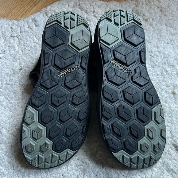 COLUMBIA Mens RIPTIDE II Black and Gray SANDALS Size 11