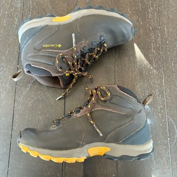Columbia Youth Newton‎ Ridge Brown Hiking Boots Outdoors Size 3 Unisex Child
