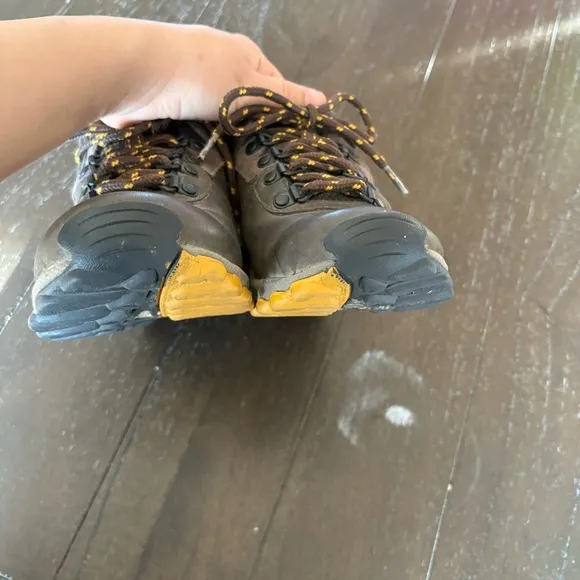 Columbia Youth Newton‎ Ridge Brown Hiking Boots Outdoors Size 3 Unisex Child