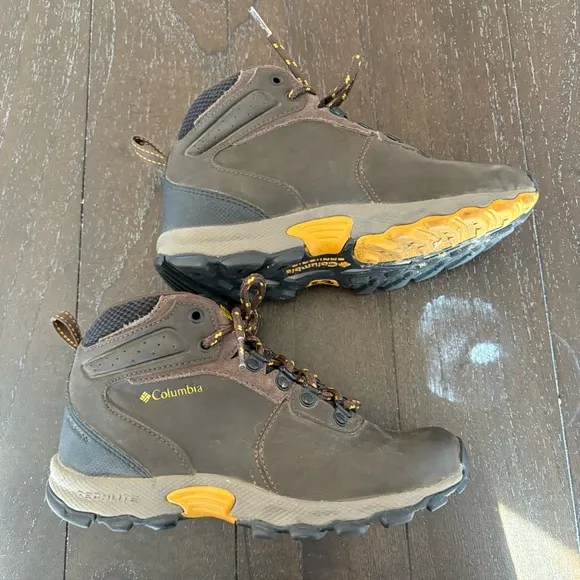 Columbia Youth Newton‎ Ridge Brown Hiking Boots Outdoors Size 3 Unisex Child