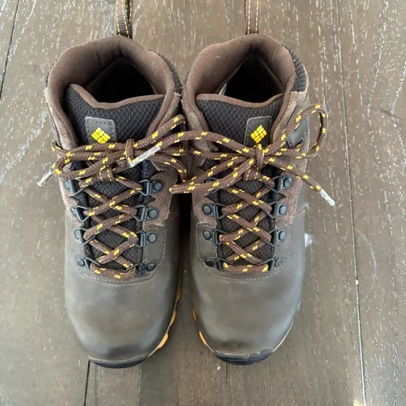 Columbia Youth Newton‎ Ridge Brown Hiking Boots Outdoors Size 3 Unisex Child