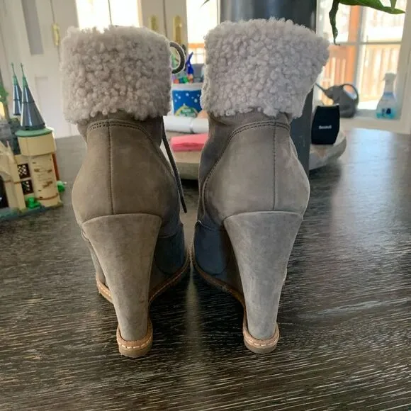 Comptoir Des Cotonniers Shearling Trimmed Gray Suede Wedge Bootie sz 37 …