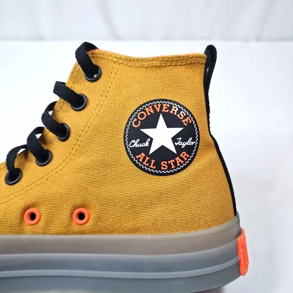 Converse Chuck Taylor High Top Sneakers Sz 7 Mens Size 9 Womens