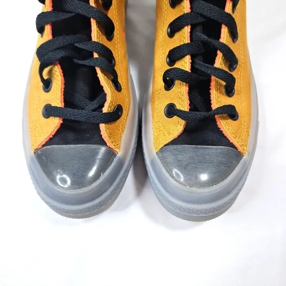 Converse Chuck Taylor High Top Sneakers Sz 7 Mens Size 9 Womens