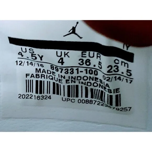 COPY - Nike Air Jordan 11 Retro Low Heiress Sneakers